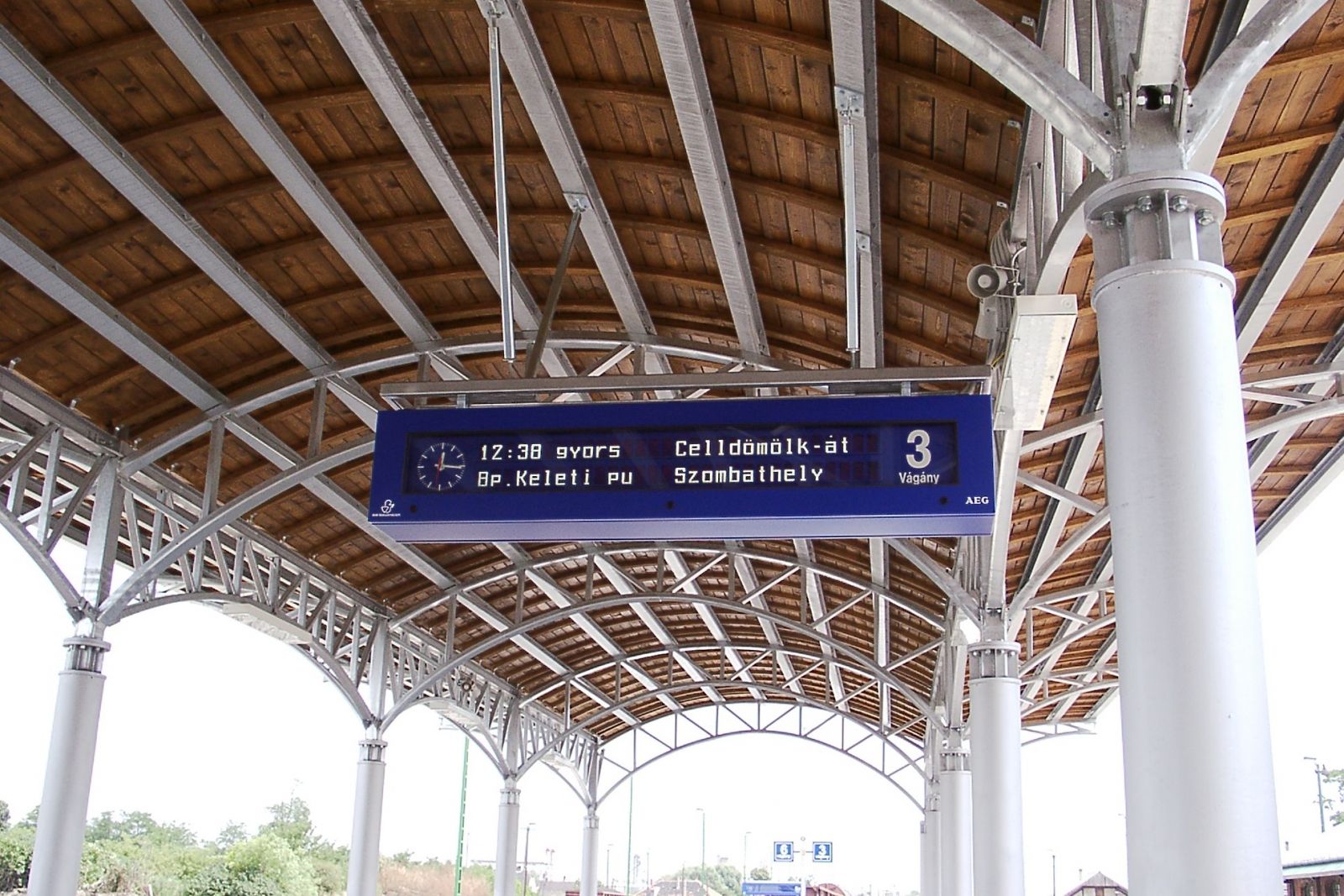 Pápa peron kijelző