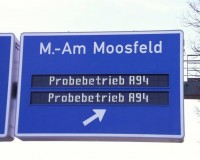 Autópálya info táblák